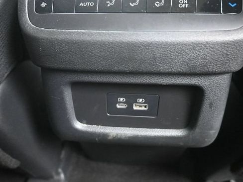 Used 2024 Nissan Pathfinder SV AWD/4WD image 35