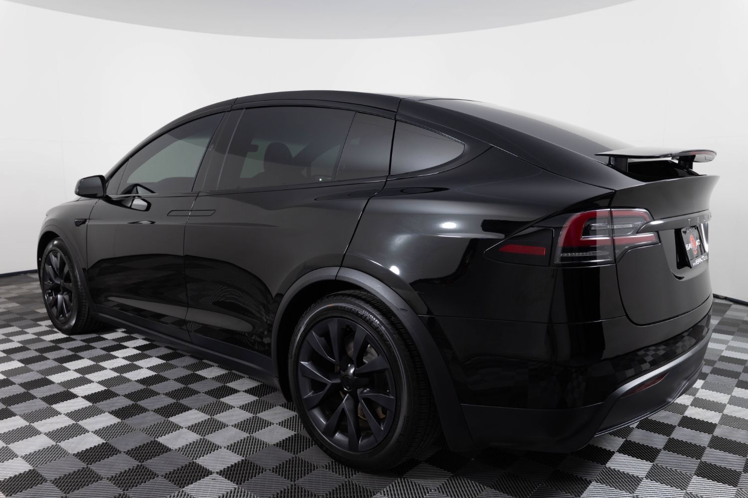 Used 2023 Tesla Model X AWD/4WD image 4