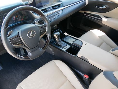 Used 2020 Lexus ES 350 w/ Premium Package FWD image 13