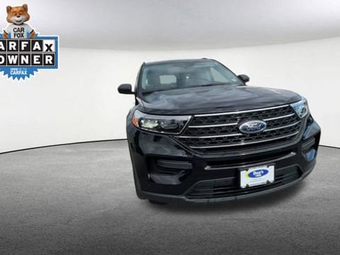 Used 2023 Ford Explorer XLT AWD/4WD image 3