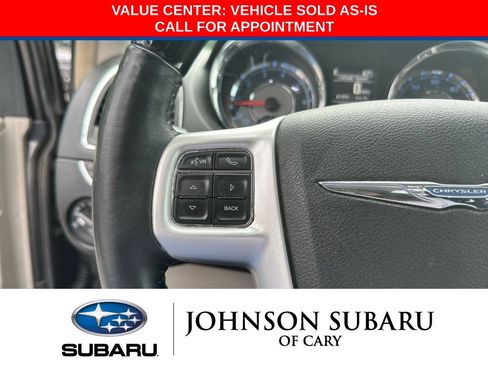 Used 2015 Chrysler Town & Country Limited Platinum FWD image 14