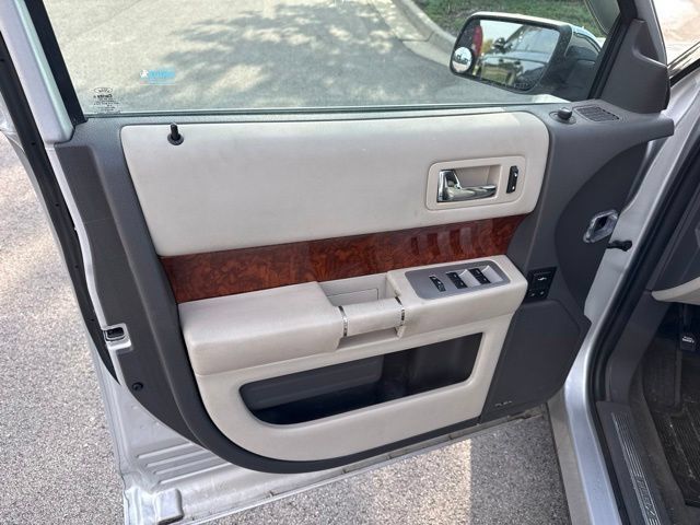 Used 2012 Ford Flex Limited FWD image 7