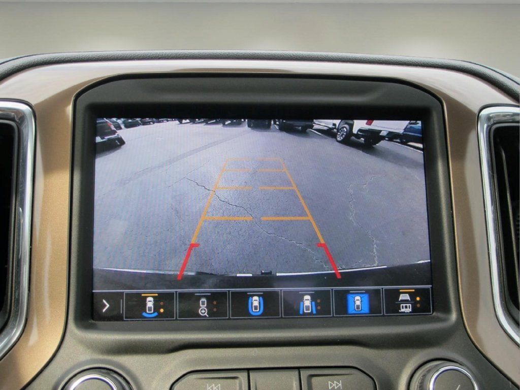 Used 2021 Chevrolet Silverado 1500 High Country w/ Technology Package AWD/4WD image 17