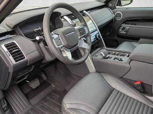 Used 2025 Land Rover Discovery S AWD/4WD image 3