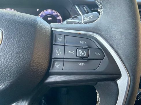 Used 2023 Jeep Grand Cherokee Altitude AWD/4WD image 13