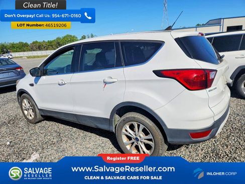 Used 2019 Ford Escape SE image 3