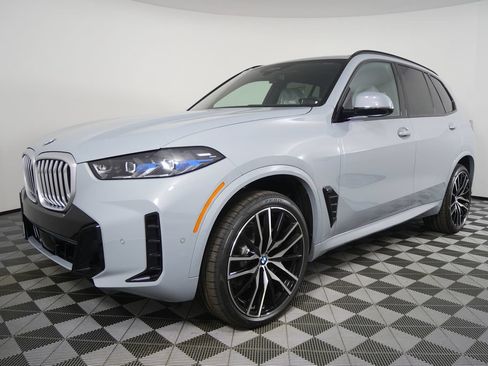 Used 2026 BMW X5 sDrive40i w/ M Sport Package RWD image 8