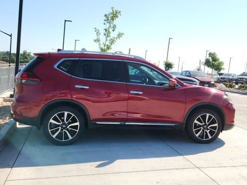 Used 2017 Nissan Rogue Platinum AWD/4WD image 3