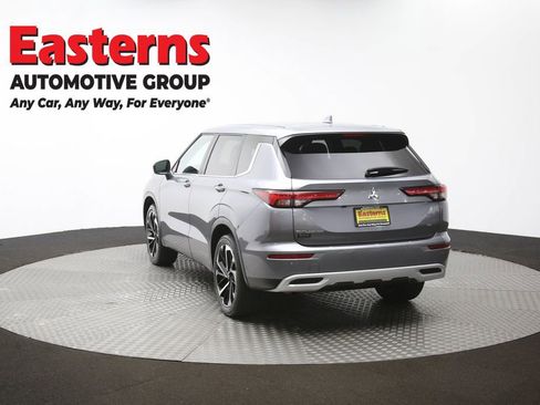 Used 2024 Mitsubishi Outlander SE image 65