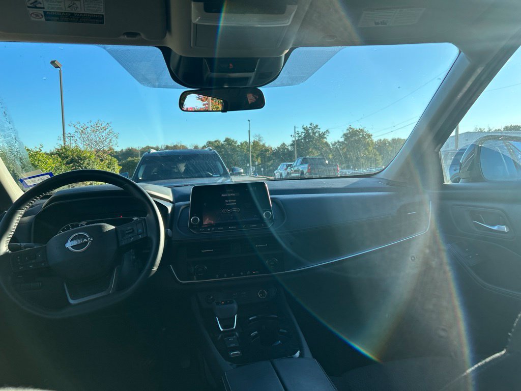 Used 2025 Nissan Rogue SV FWD image 5
