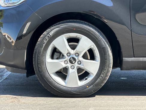 Used 2019 Kia Soul FWD image 26