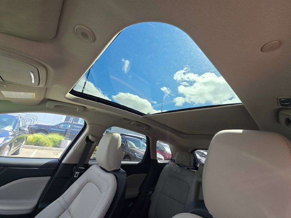 New 2025 Lincoln Corsair Grand Touring w/ Jet Appearance Package AWD/4WD image 23