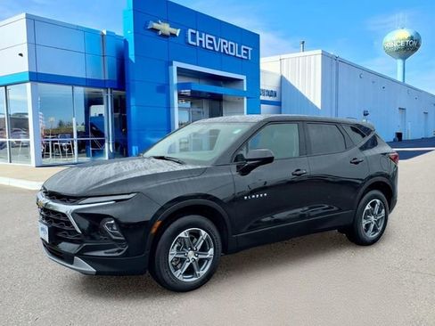 Used 2025 Chevrolet Blazer LT AWD/4WD image 8