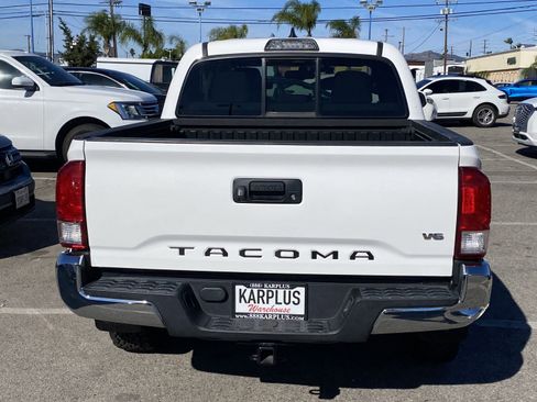 Used 2017 Toyota Tacoma TRD Sport RWD image 8