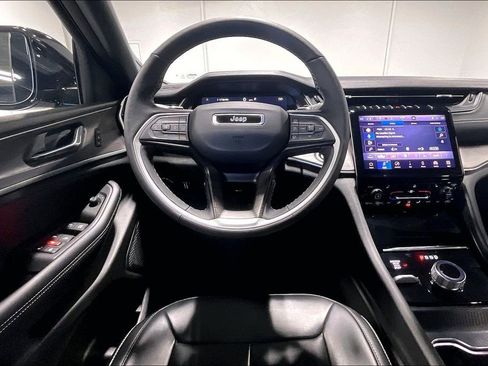 Used 2025 Jeep Grand Cherokee L Limited w/ Black Appearance Package image 7