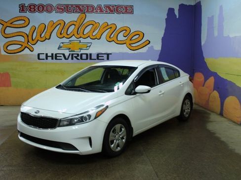 Used 2018 Kia Forte LX w/ LX Popular Package image 2