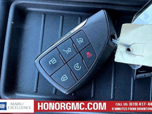 Used 2024 GMC Yukon AT4 w/ AT4 Premium Plus Package AWD/4WD image 36