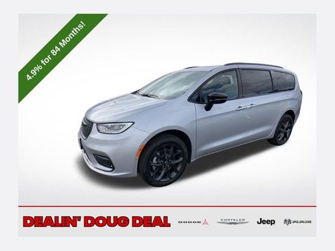 New 2026 Chrysler Pacifica Limited image 1