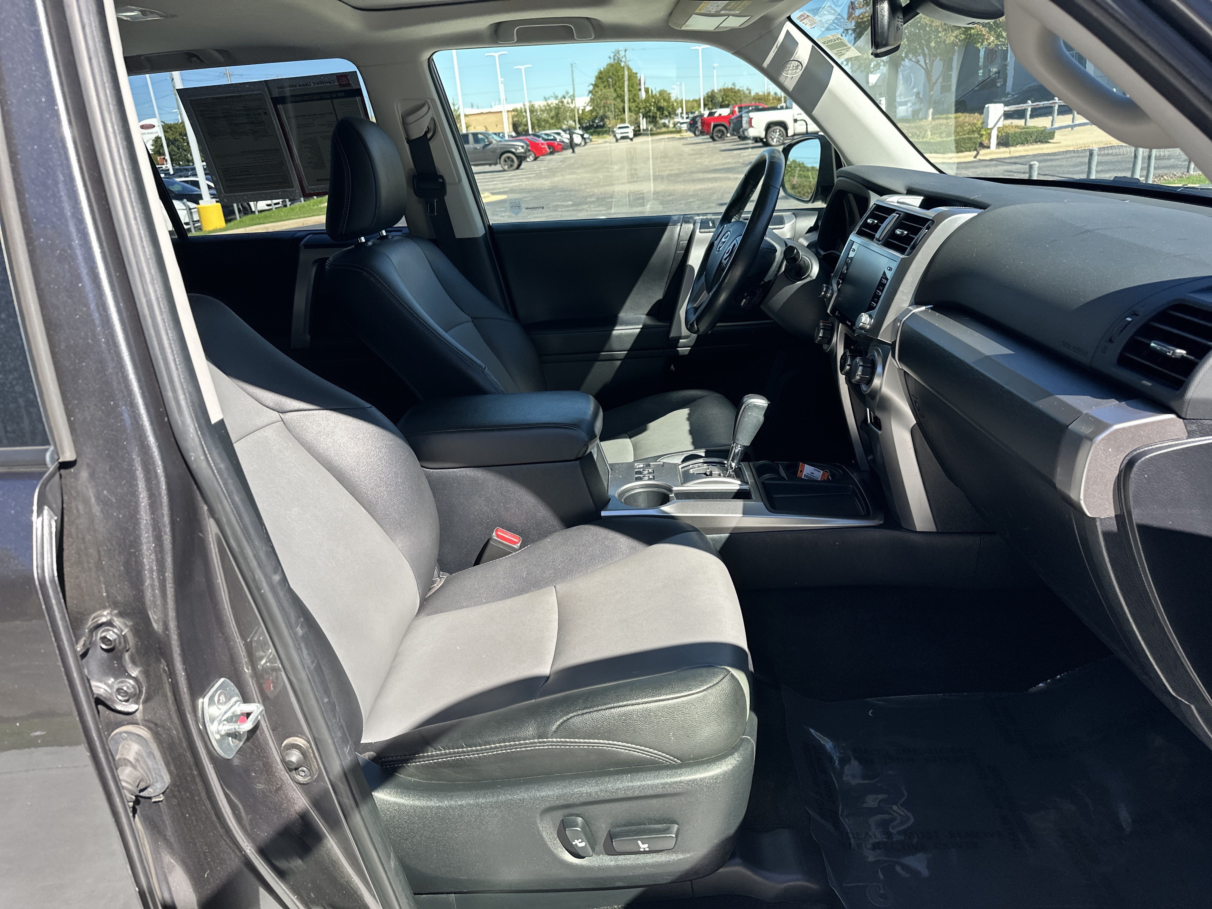 Used 2023 Toyota 4Runner SR5 Premium w/ Moonroof Package RWD image 33
