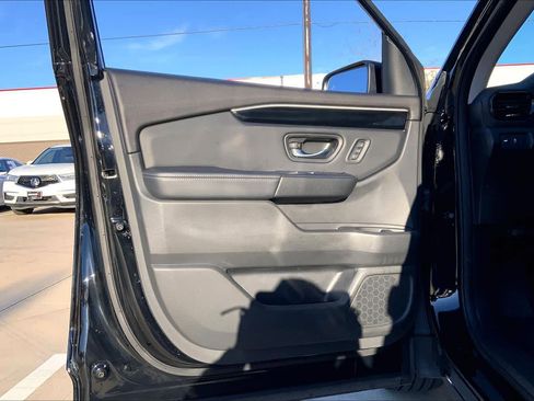 Used 2023 Honda Pilot Touring image 21