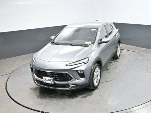 Used 2025 Buick Encore GX Preferred AWD/4WD image 25