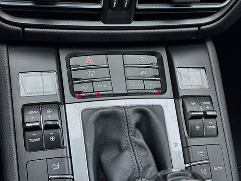 Used 2021 Porsche Macan image 12