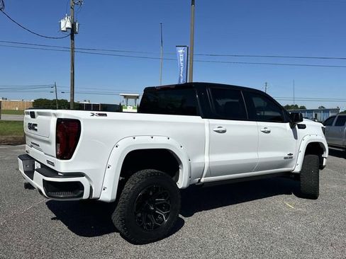 Used 2024 GMC Sierra 1500 Elevation w/ LPO, Elevation Black Package AWD/4WD image 8