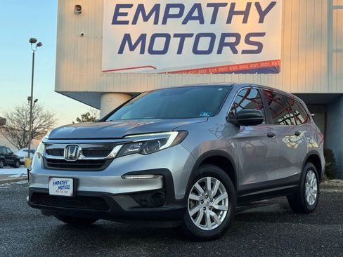 Used 2019 Honda Pilot LX image 1