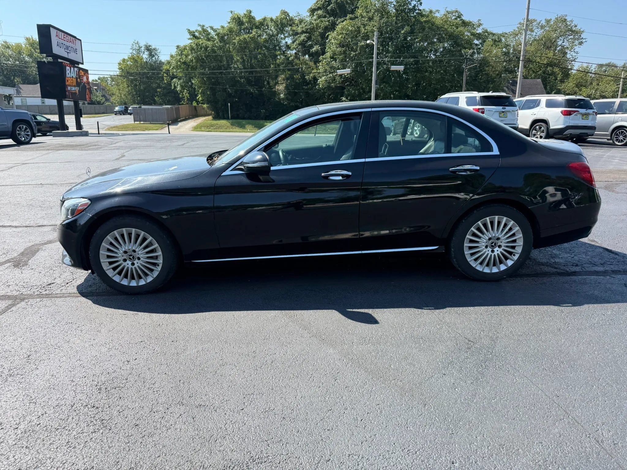 Used 2017 Mercedes-Benz C 300 4MATIC Sedan image 4