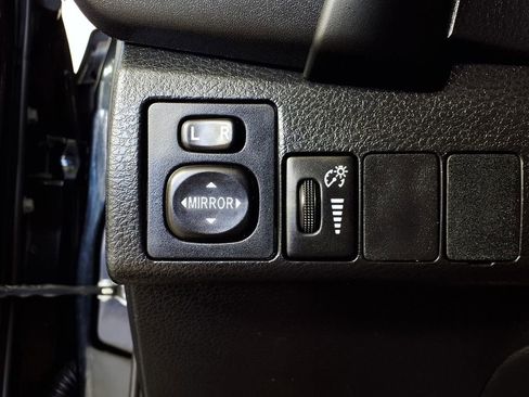 Used 2017 Toyota Corolla LE FWD image 24