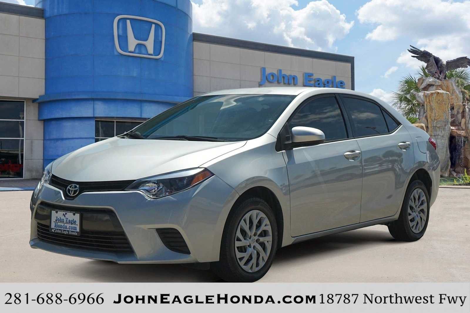 Used 2014 Toyota Corolla LE FWD image 1
