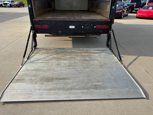 Used 2018 Ford E-350 and Econoline 350 Super Duty w/ Power Windows & Locks Group RWD image 6