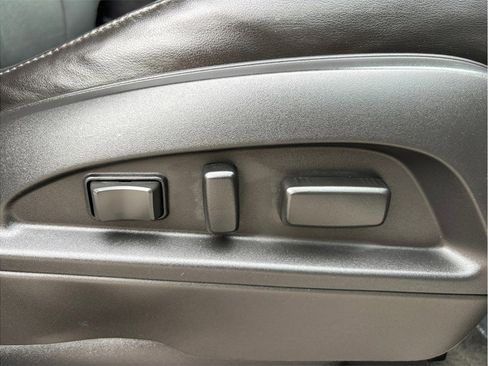 Used 2017 Chevrolet Equinox Premier w/ Enhanced Convenience Package FWD image 34