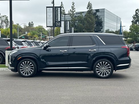 Used 2023 Hyundai Palisade Calligraphy w/ Winter Package FWD image 6