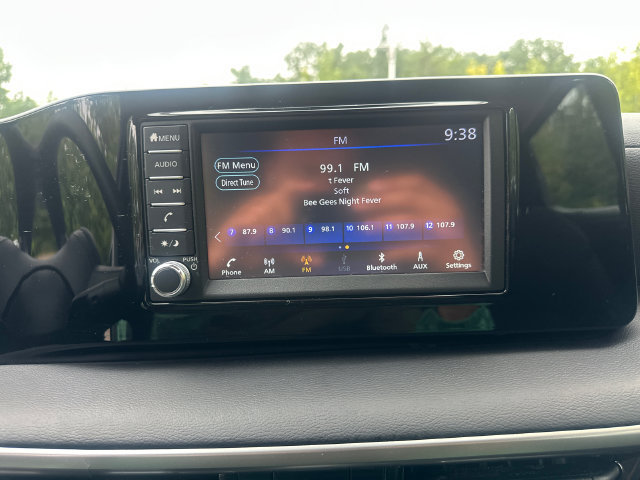 Used 2025 Nissan Kicks S FWD image 28