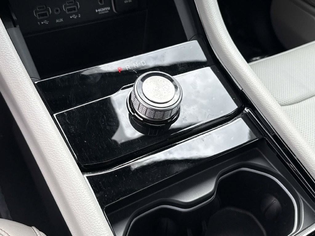 Used 2023 Jeep Grand Cherokee Overland RWD image 24