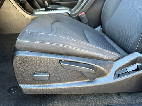 Used 2016 Chevrolet Colorado LT w/ LT Convenience Package image 13