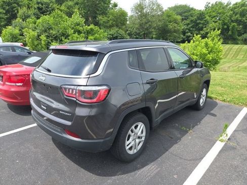 Used 2019 Jeep Compass Sport FWD image 2