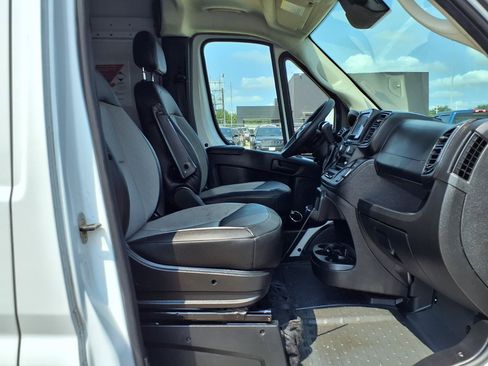 Used 2025 RAM ProMaster 2500 w/ Convenience Group FWD image 21