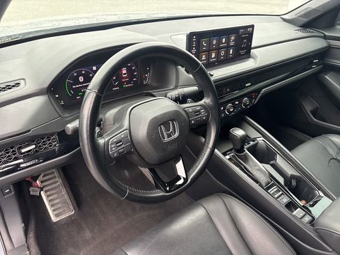 Used 2023 Honda Accord Sport image 3