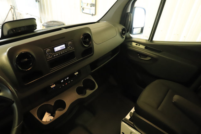 Used 2025 Mercedes-Benz Sprinter 2500 image 21