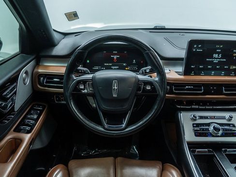 Used 2020 Lincoln Aviator Reserve w/ Equipment Group 202A image 13