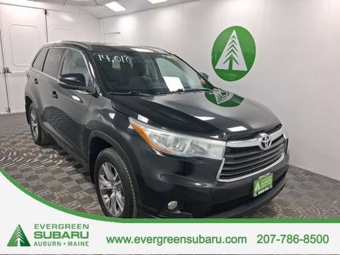 Used 2015 Toyota Highlander XLE AWD/4WD image 1