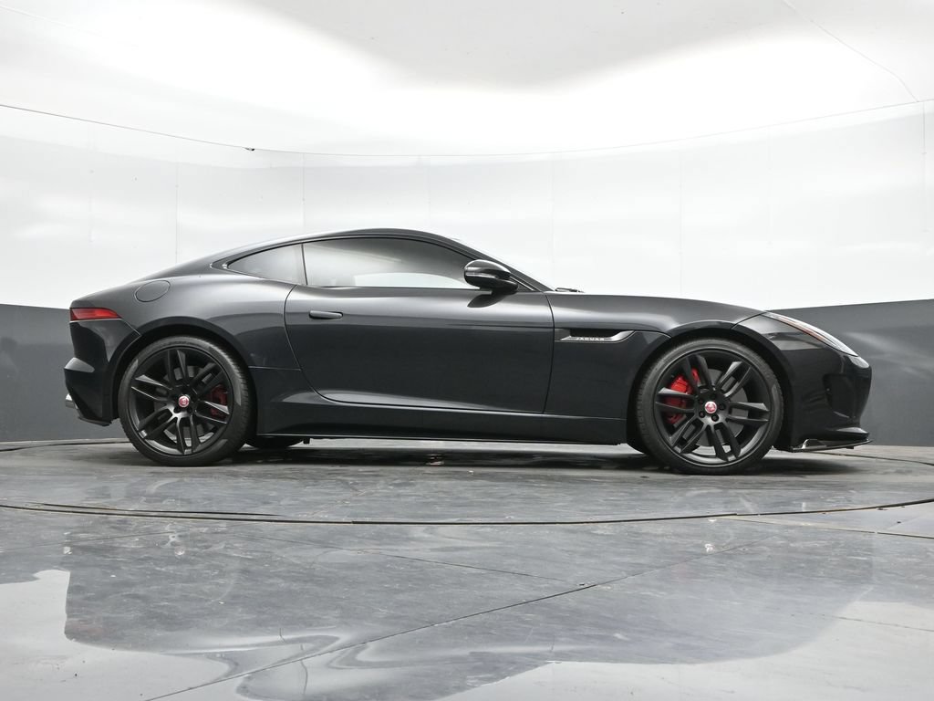 Used 2015 Jaguar F-TYPE R RWD image 36