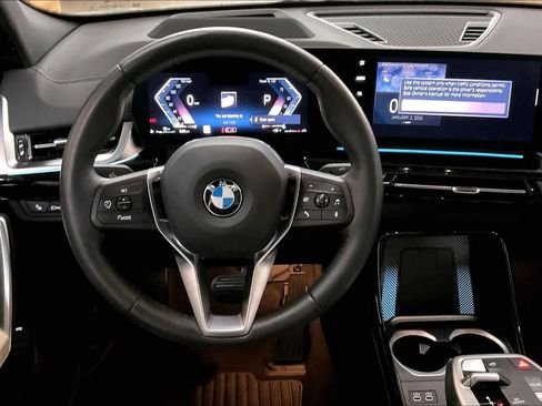 Used 2025 BMW X2 xDrive28i w/ Technology Package image 8