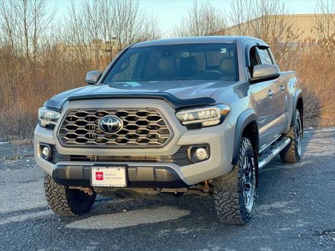 Certified 2021 Toyota Tacoma TRD Off-Road image 2