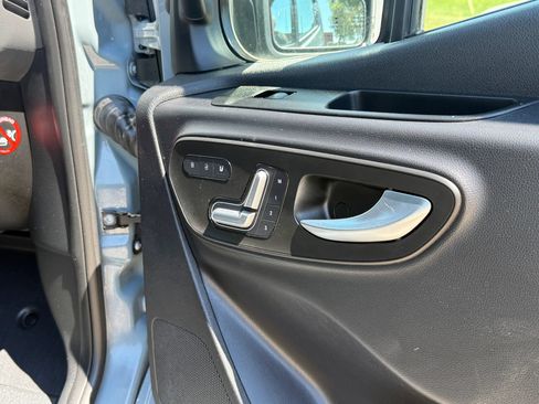 Used 2020 Mercedes-Benz Sprinter 2500 w/ Comfort Plus Package image 18