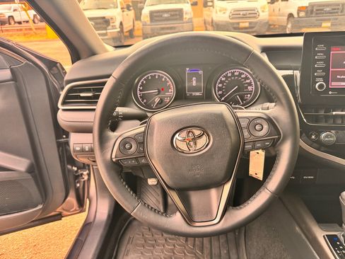 Used 2023 Toyota Camry SE FWD image 14