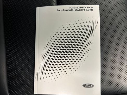 Used 2025 Ford Expedition Platinum image 29