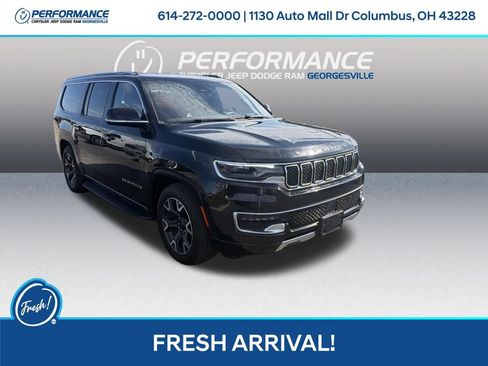 Used 2024 Jeep Wagoneer L Series III w/ Flexible Seating Group AWD/4WD image 1